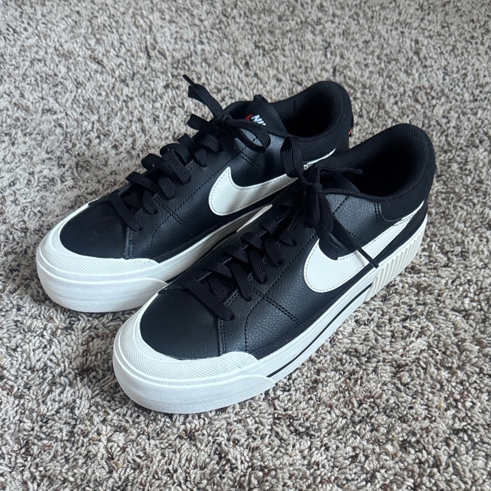 Nike Black and White Casual Sneakers